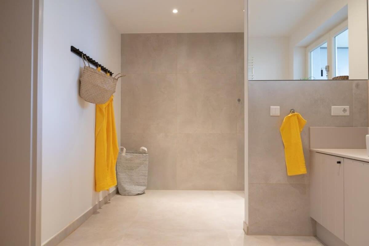 Spacious 3-Bedroom Apartment Near Eilbekpark Хамбург Екстериор снимка