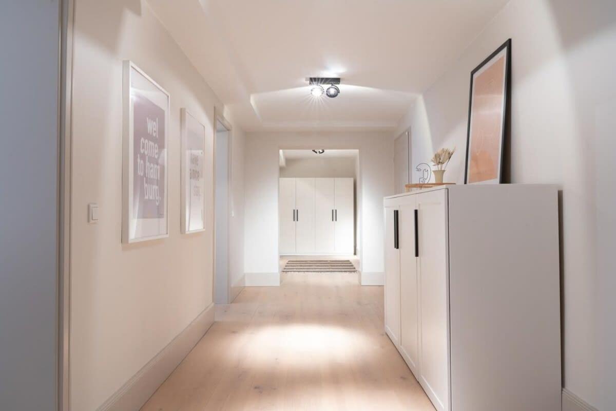 Spacious 3-Bedroom Apartment Near Eilbekpark Хамбург Екстериор снимка