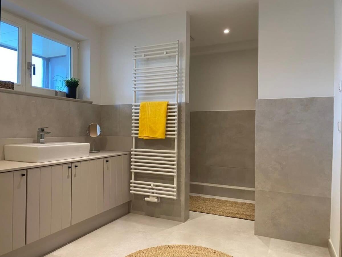Spacious 3-Bedroom Apartment Near Eilbekpark Хамбург Екстериор снимка